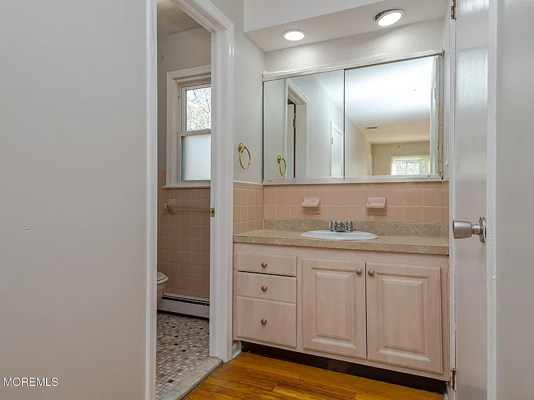 878 Green Valley Rd — Photo 18
