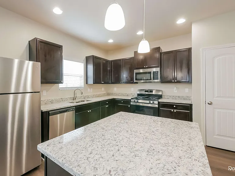 516 Dasheill Ln — Photo 6