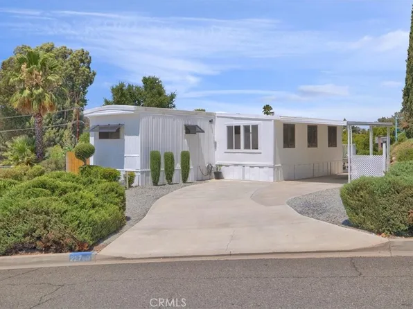 22780 Skylink Dr, Canyon Lake, CA 92587