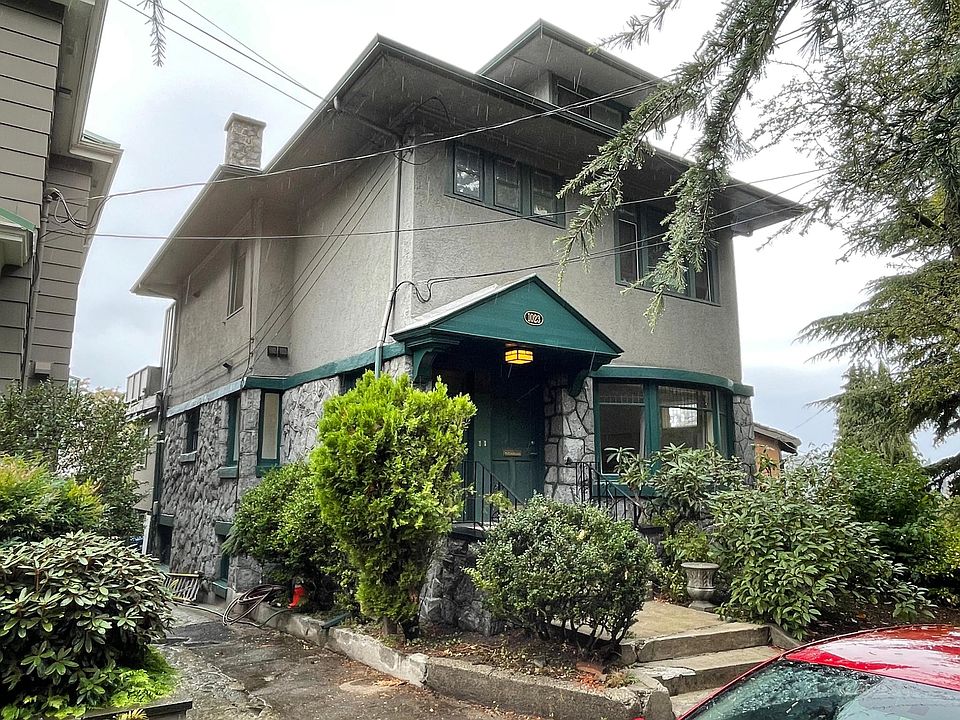 Craftsman house with stone facade