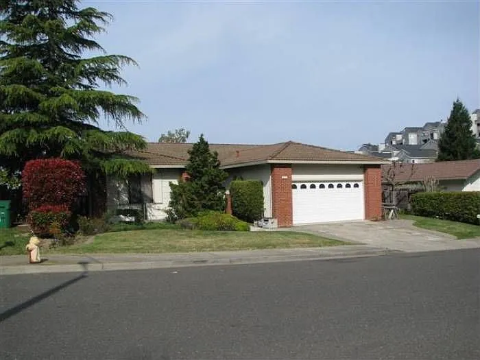 2672 Spencer Ln photo 1