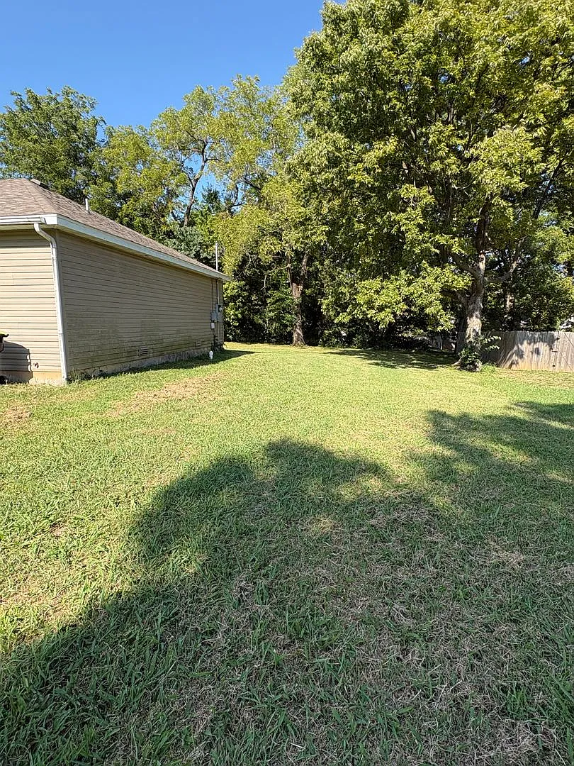 935 N Missouri Ave — Photo 2