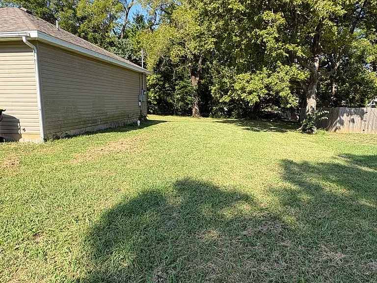 935 N Missouri Ave — Photo 2