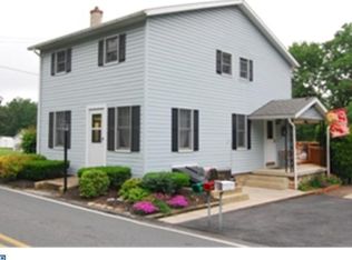 18 Lake Rd, Fleetwood, PA 19522