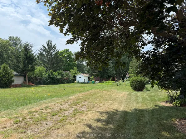 112 Victoria St, Southwest Middlesex, ON N0L 1M0