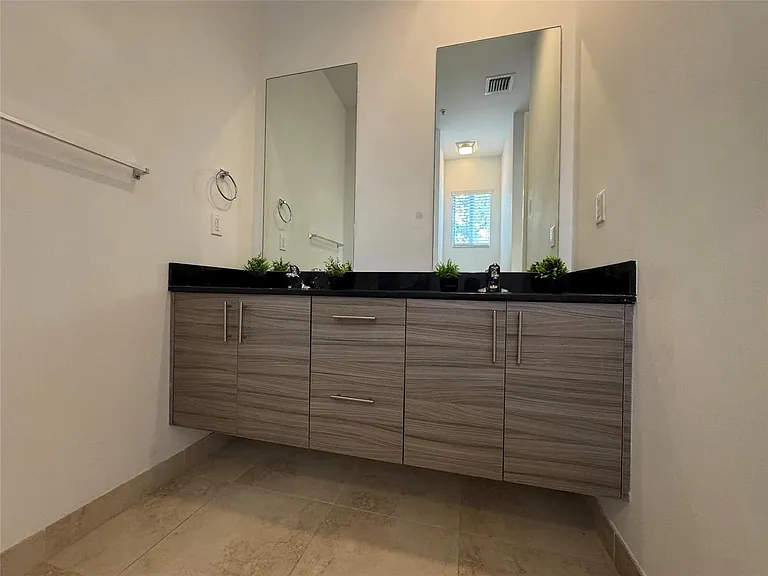 2675 SW 81st Ter #2683 — Photo 32