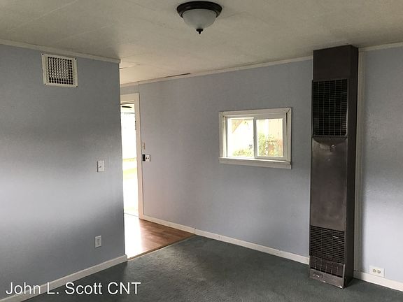 3rd image of 206 W Plum St