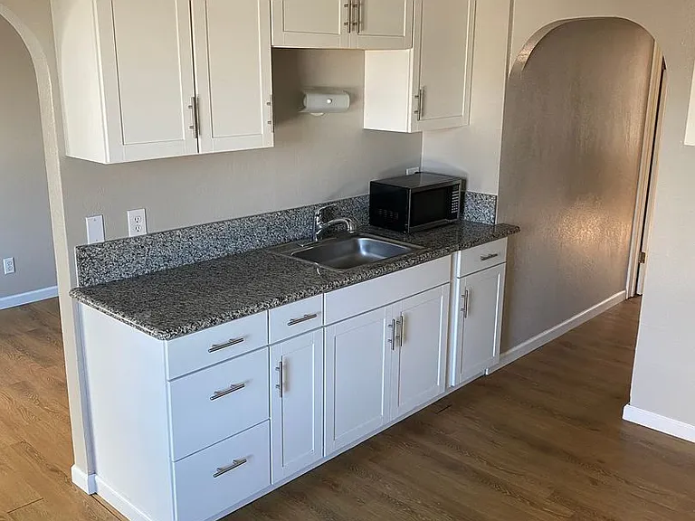100 Commercial Ave — Photo 6