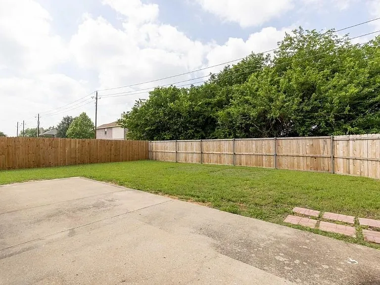2713 Wild Grove Ln — Photo 6