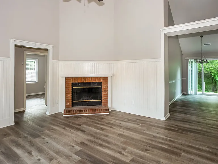 1309 Southwind Ct SW — Photo 5