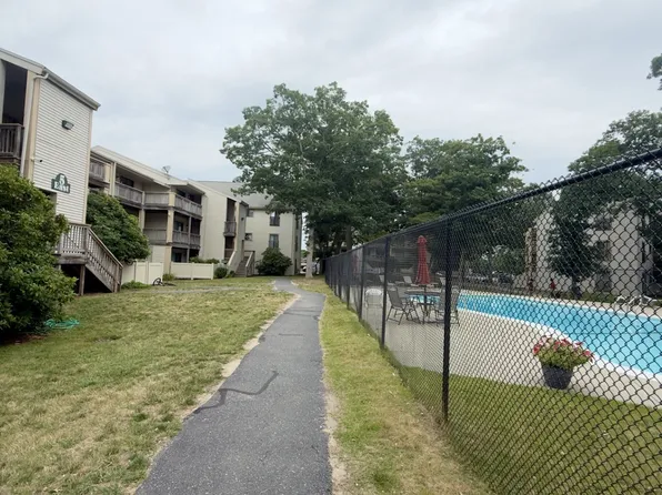 800 Bearses Way #5EF, Barnstable, MA 02630
