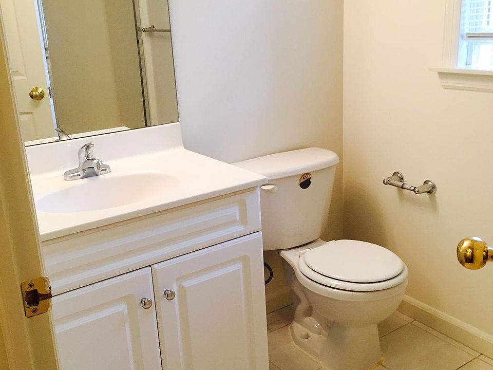 2nd image of 2188 Edwin Ave #2NDFLOOR