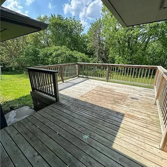 332 E Pleasant Ave — Photo 2