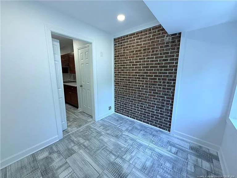155 S Ashe St — Photo 9
