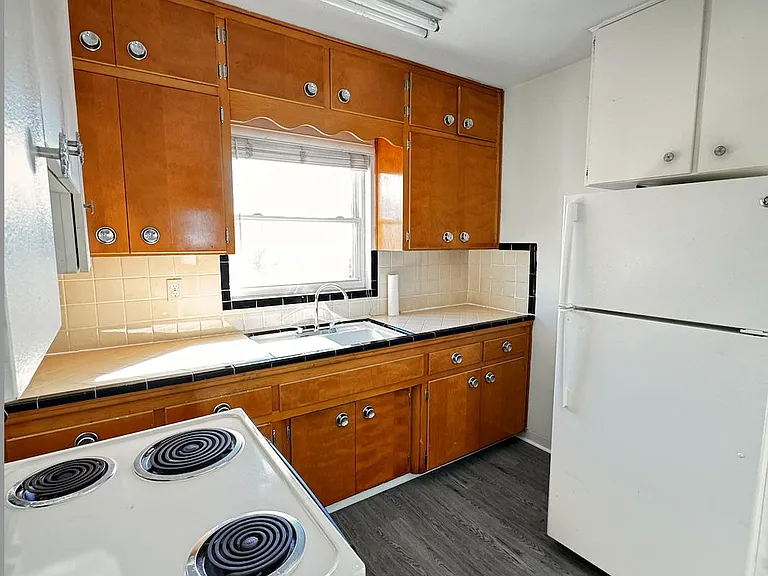 742 22nd Ave N #1/2 — Photo 9