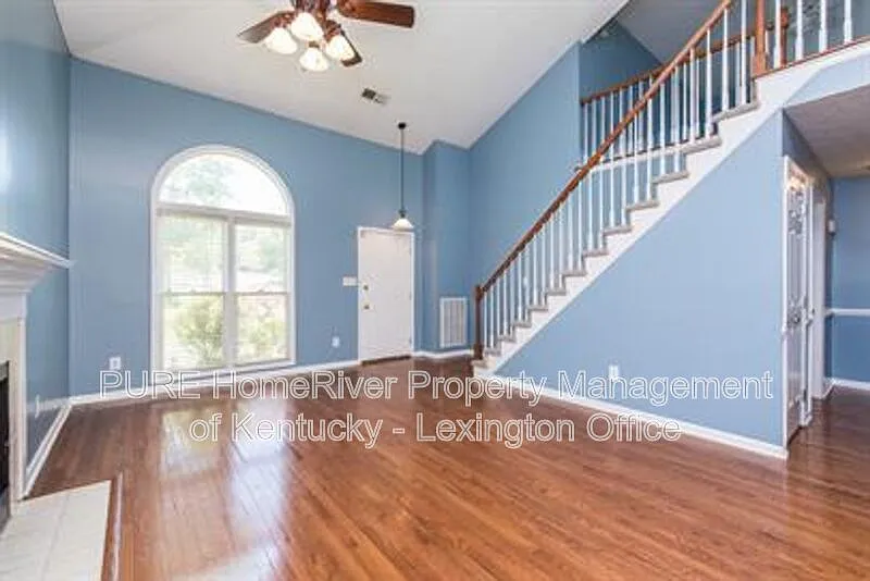 3 bed, 2.0 bath, 1586 sqft, $1,995 — Photo 4