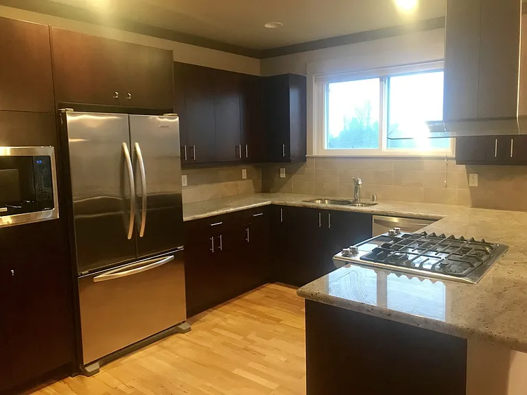 18609 SE Newport Way #101 — Photo 12