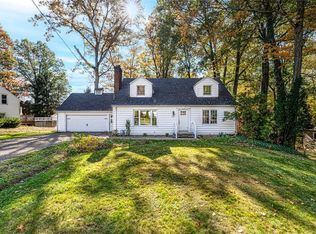 320 Frazier Dr, New Castle, PA