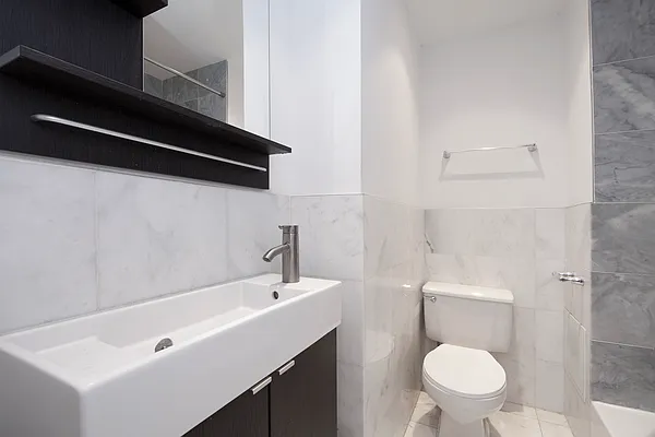 Rented by R New York | media 12