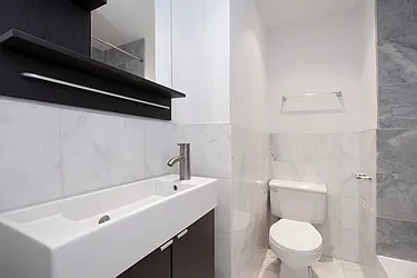 Rented by R New York