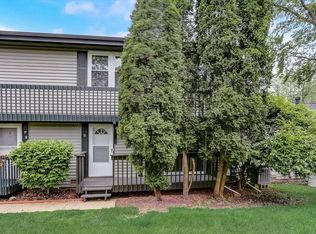 231 Dakota Ct UNIT B, Bolingbrook, IL