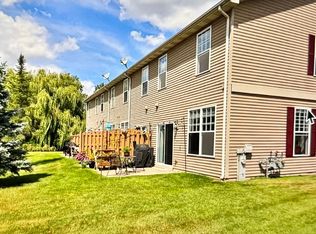 883 Flagstone Dr, Dyer, IN 46311