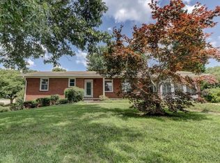 561 Howard Dr, Salem, VA 24153