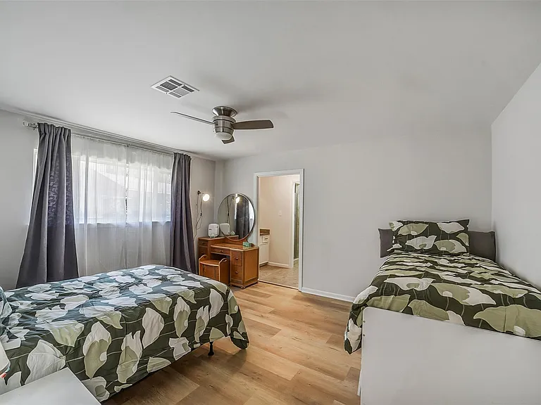 6215 Queensloch Dr — Photo 32