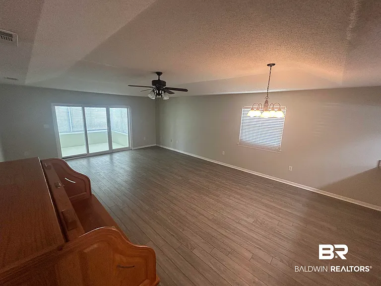 9474 Villas Dr — Photo 8
