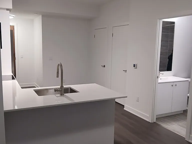 25 Wellington St S #1804 — Photo 9