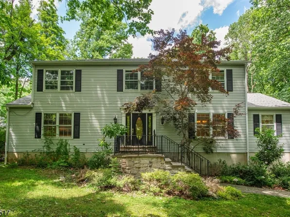 4 Redwood Way, Roxbury Twp., NJ 07836
