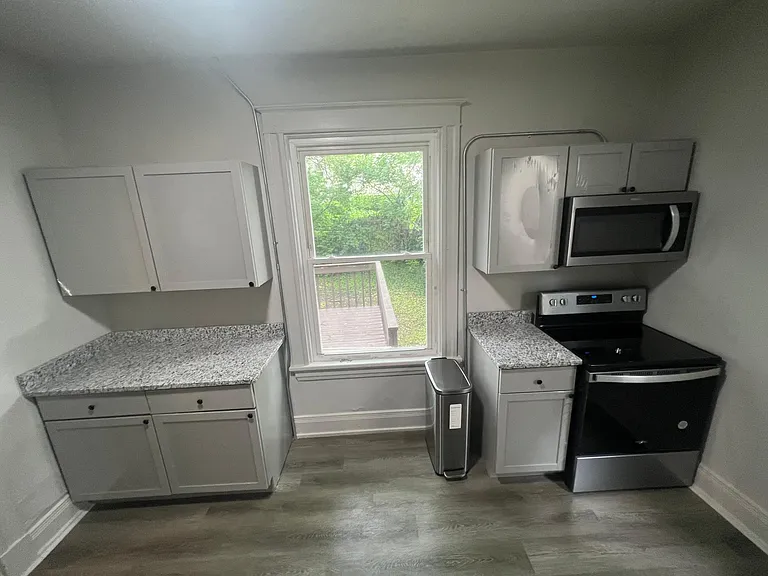 238 Helen St #1 — Photo 10