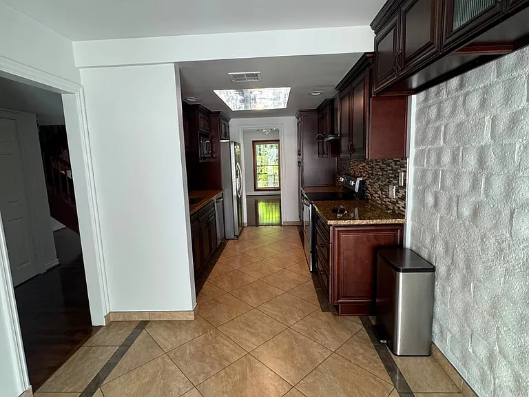 4153 W Sarah St — Photo 15