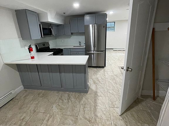 3rd image of 4822 Barnes Ave #Basement
