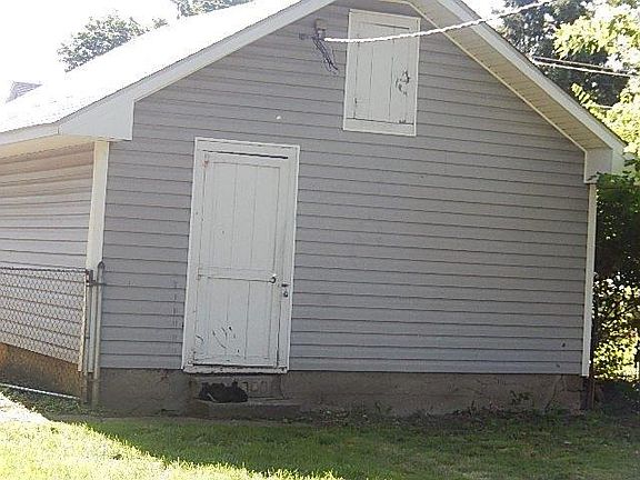 4th image of 115 McKinley St