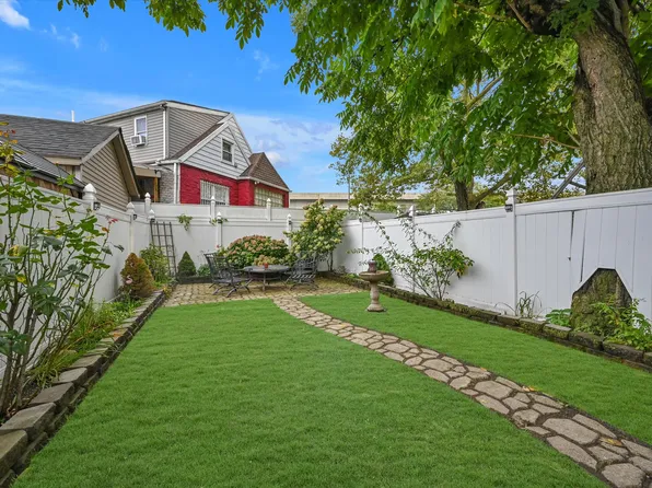 133-27 135th Place image 17 of 19