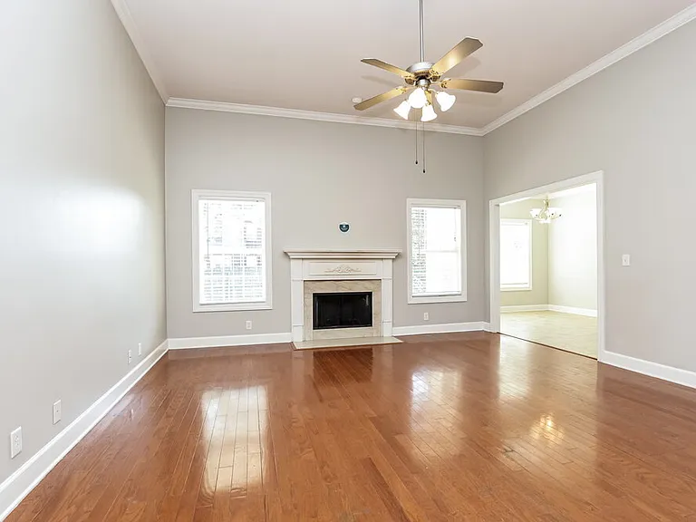 1811 Potters Ct — Photo 4