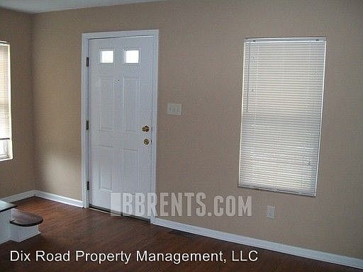 3rd image of 2217 Queen Ave