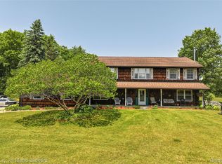 1938 Mayfield Rd, Lapeer, MI 48446