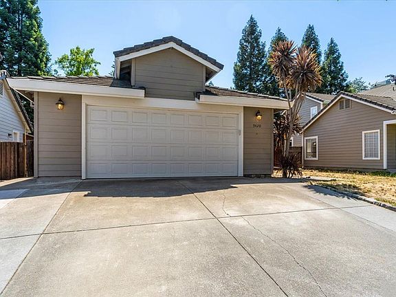 3rd image of 9420 Lazy Creek Dr
