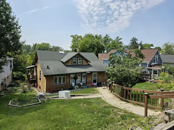 24983 W Forest Dr, Lake Villa, IL 60046