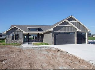 1403 Divinity Dr, De Pere, WI 54115
