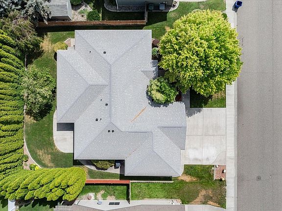 3rd image of 1530 Desert Springs Ave