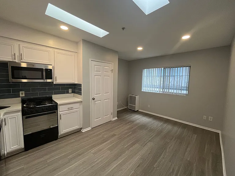 1015 2nd Street — Photo 11