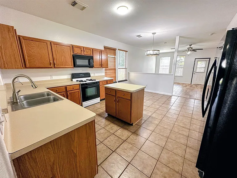 7722 Prairie Fire Ln — Photo 15