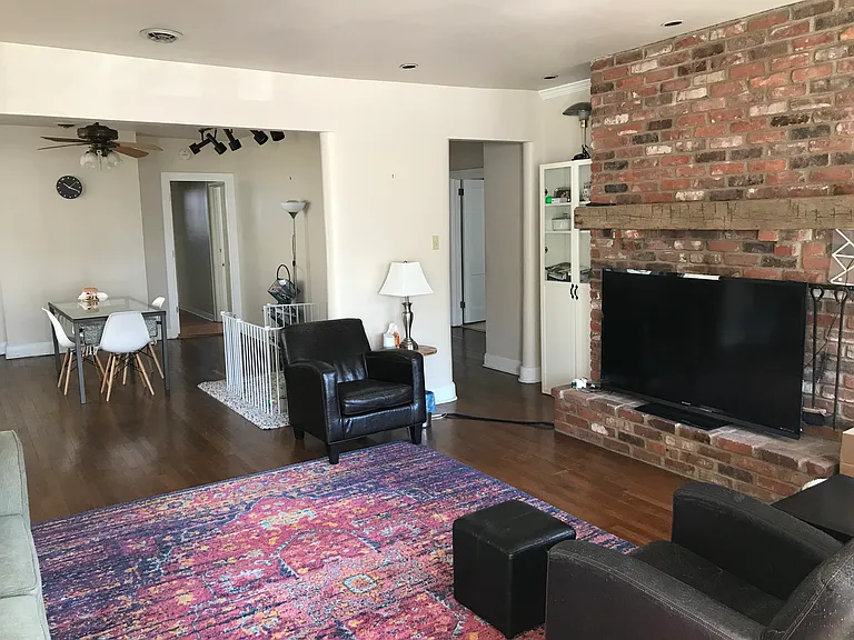 5539-5541 Beacon St #5539 — Photo 15