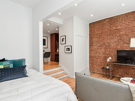 2nd image of 171 W 73rd St APT 7