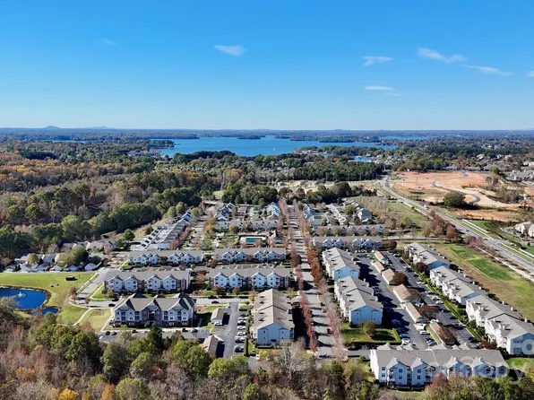 19864 Deer Valley Dr, Cornelius, NC 28031