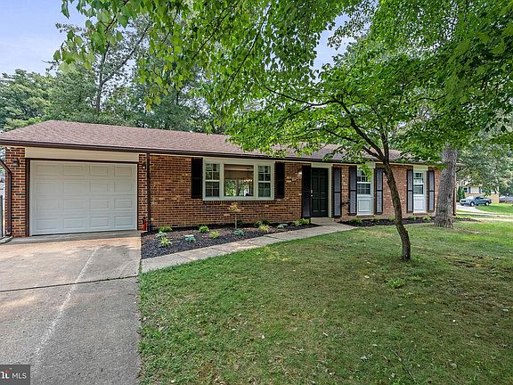 2nd image of 1258 Redwood Ct