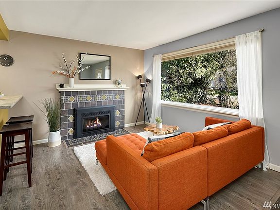3rd image of 14047 Courtland Pl N